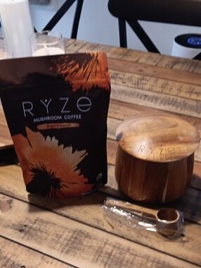 RYZE Mushroom Coffee With Wood Acessories